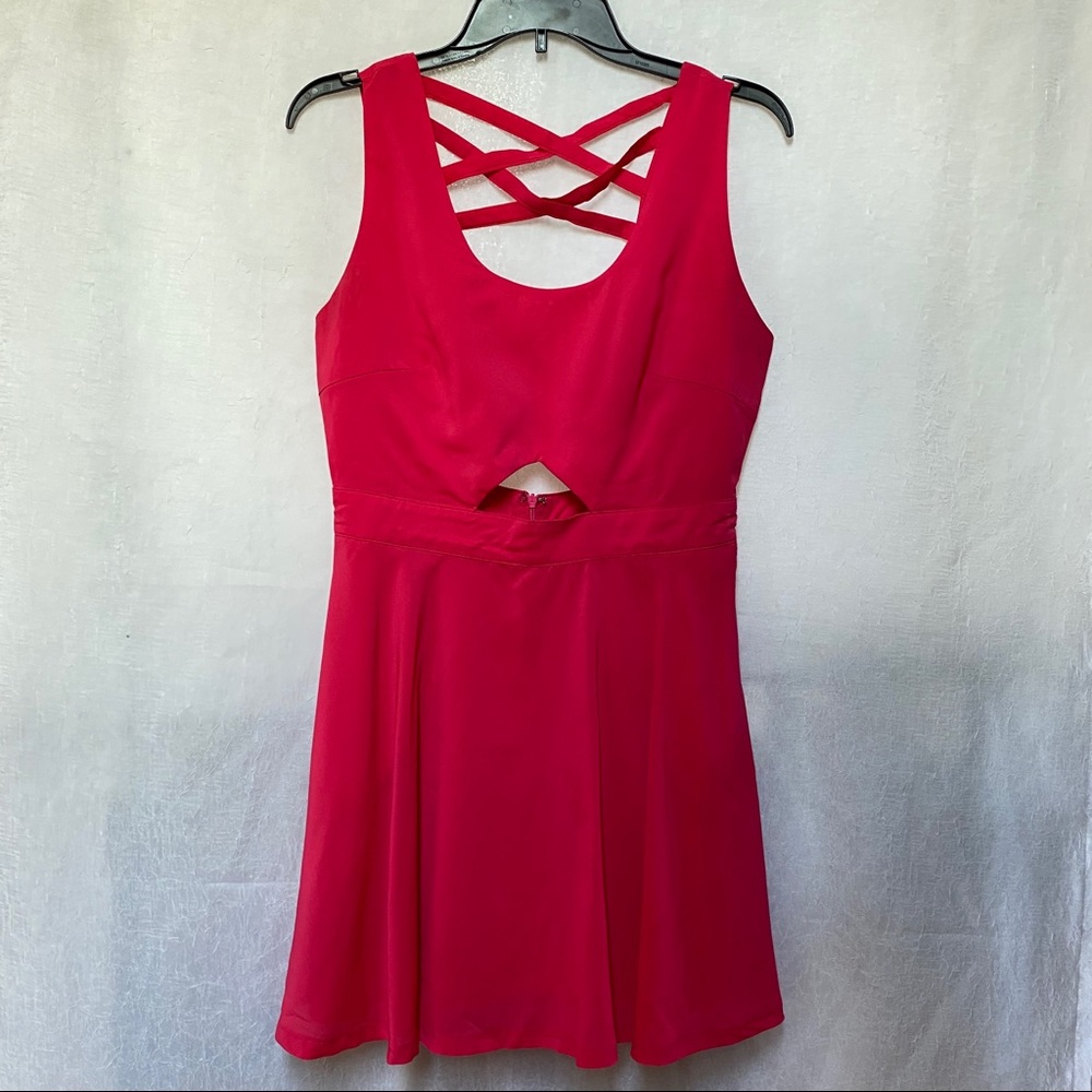 Hot pink key hole dress with pockets